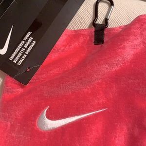 NWT Nike embroidered towel, pink, 16x24, cotton velour, carabiner attachment